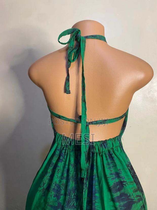 Backless Dera - thumbnail 3