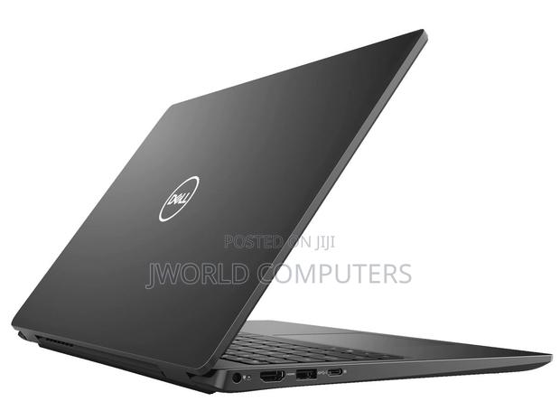 New Laptop Dell Vostro 3520 8GB Intel Core i7 SSD 512GB