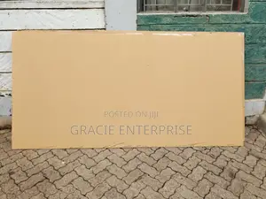4ft by 8ft Perspex Sheet