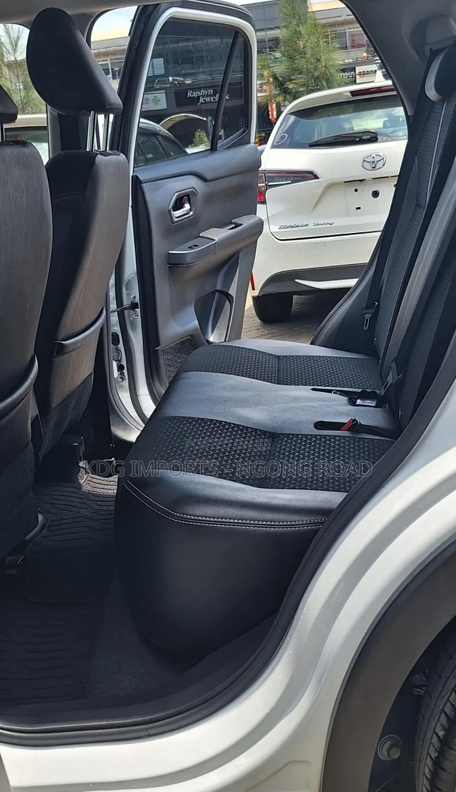 Daihatsu Rocky 2019 White