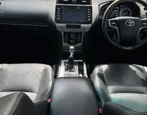 Toyota Land Cruiser Prado 2.8 2021 Silver