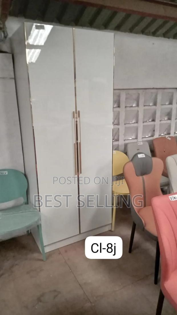 Clossed 2 Door Cabinet