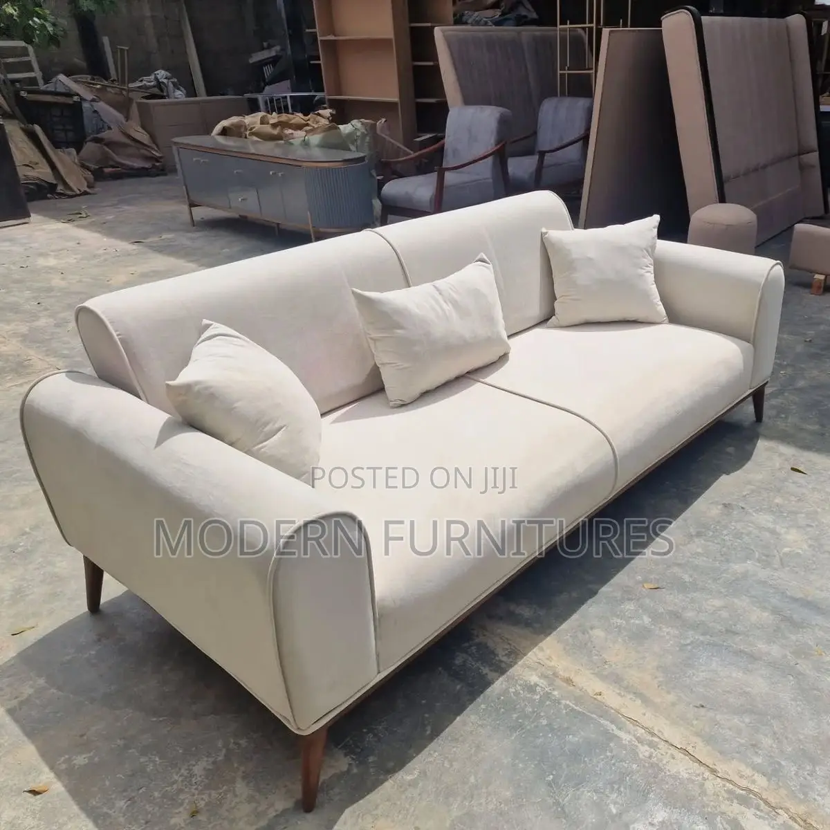 Beautiful Cream 3 Seater Sofa/3 Seater Sofa