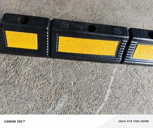 Heavy Duty Rubber Wheel Stopper - thumbnail 2