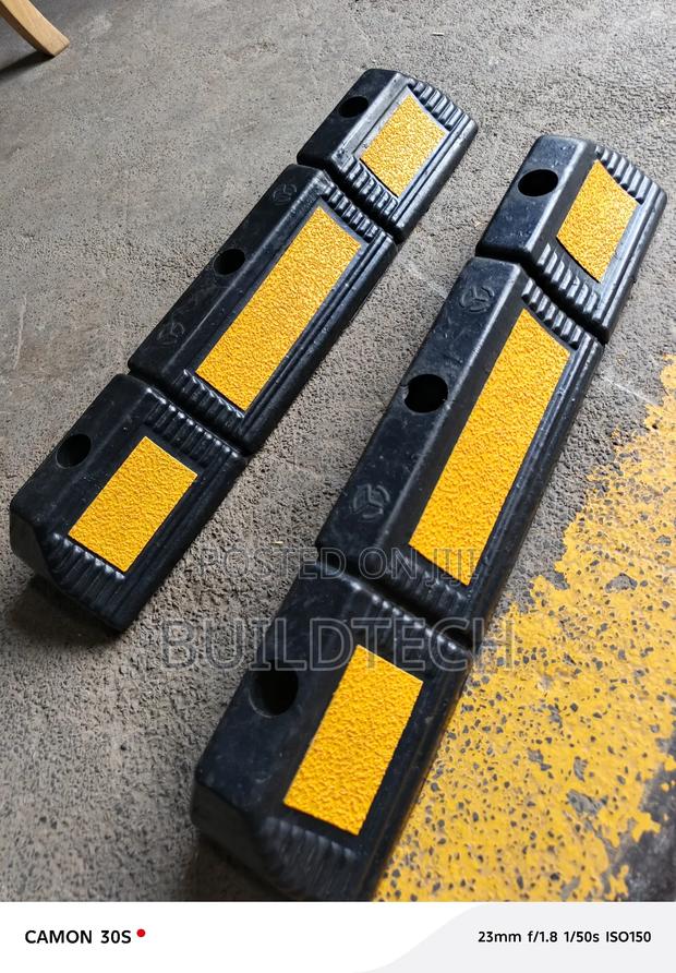 Heavy Duty Rubber Wheel Stopper - thumbnail 2