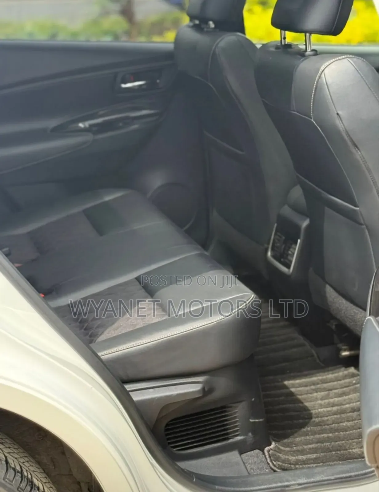 Toyota Harrier 2.0 2019 White
