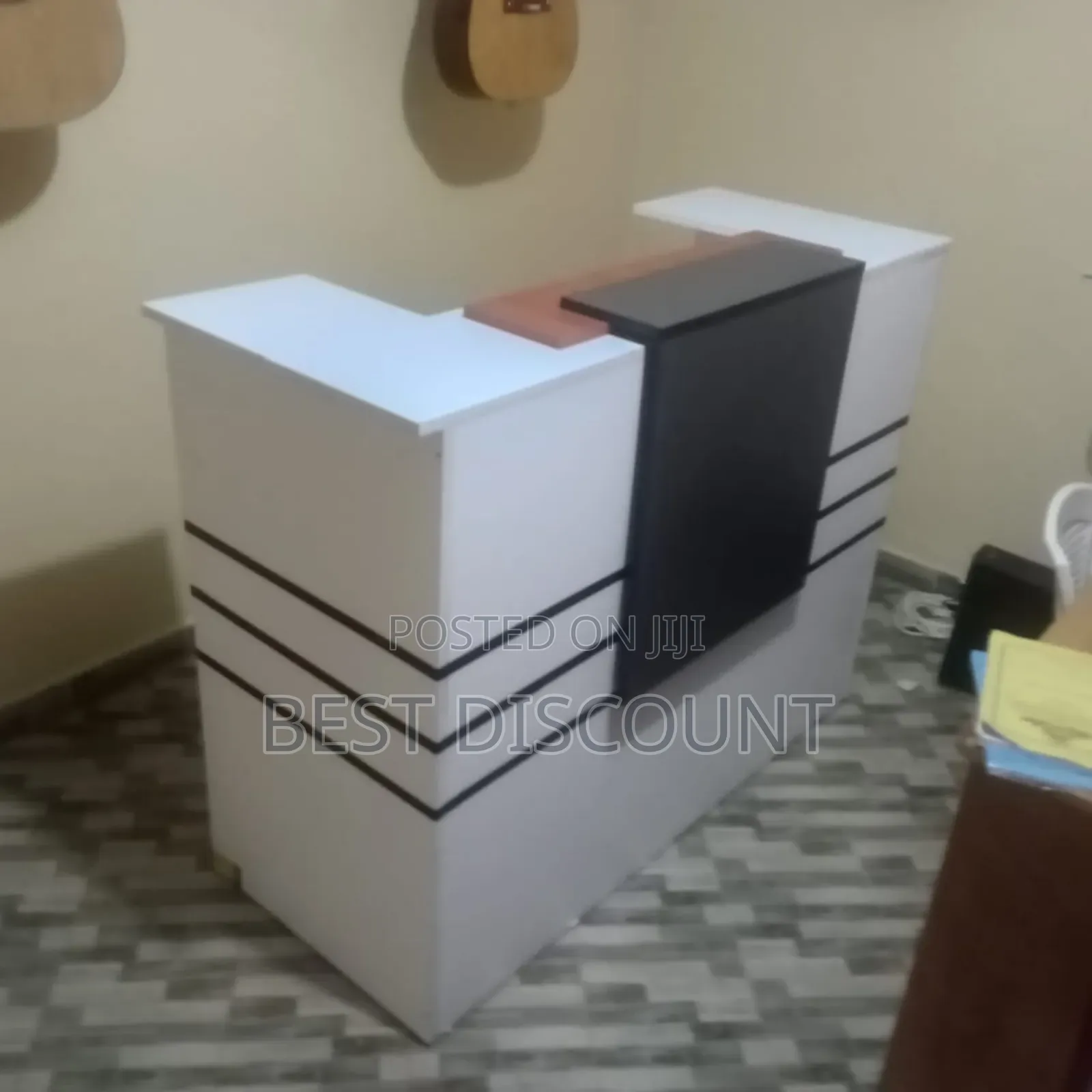 4 FTS Reception Desk
