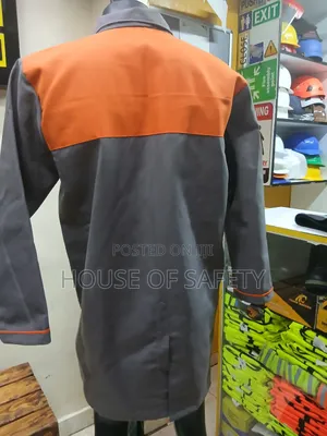 Enhance Your Team Look in a Good Dust Coat