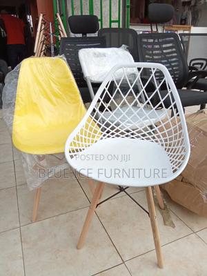 Eames Chair Eames Chair With Mesh Back - main view