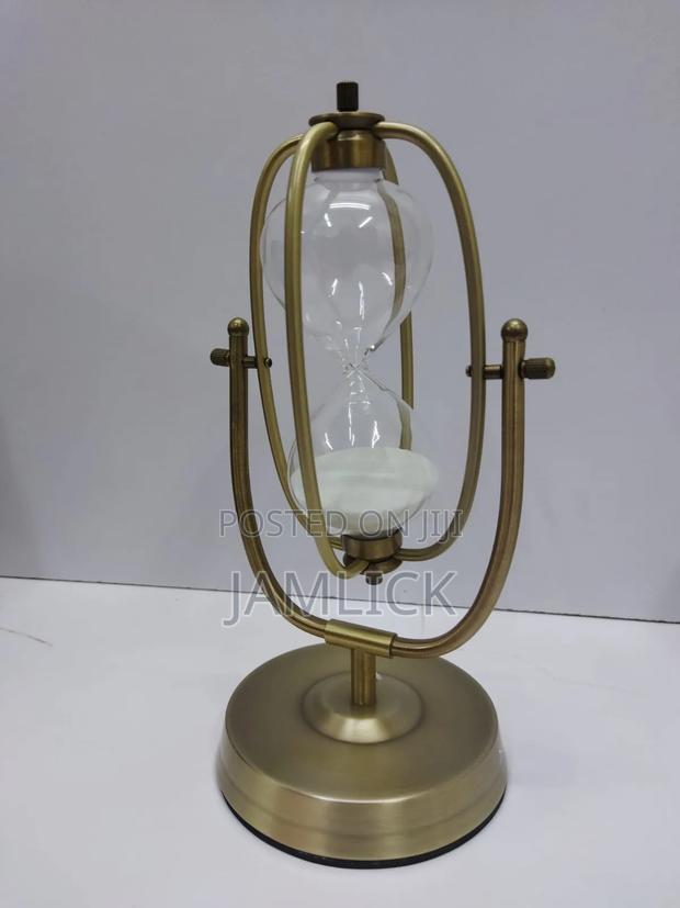 Premium Quality Home Décor Item – Metal Hourglass Sand Timer - Bz