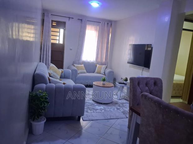 Cozy, Spacious and Clean Studios and 1 Bedroom Airbnb - thumbnail 11