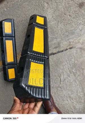 Black Rubber Wheel Stopper For Parking Lots