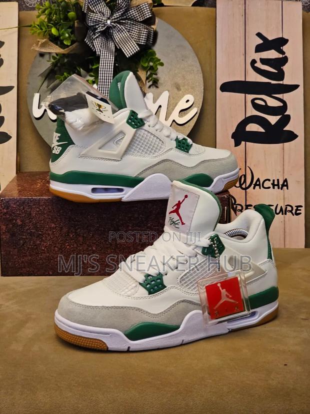 Air Jordan 4 - thumbnail 8