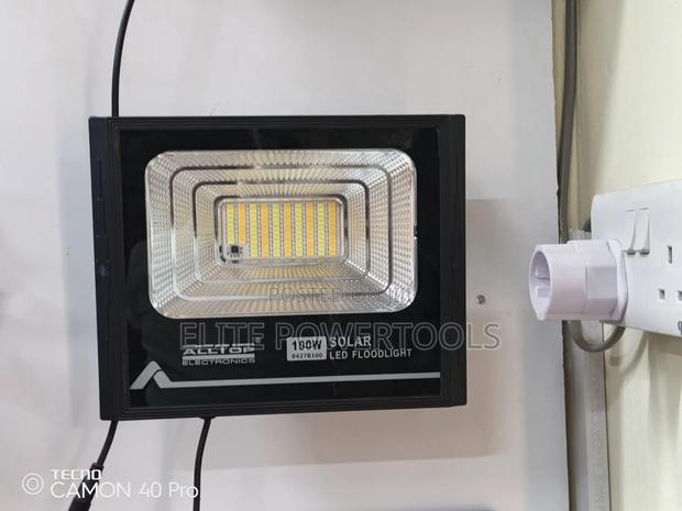 100w Floodlight - thumbnail 2