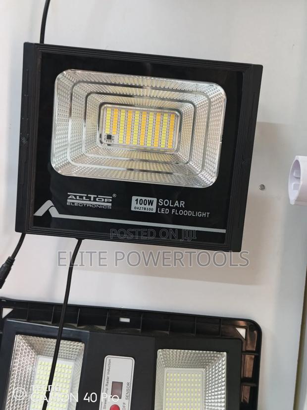 100w Floodlight - thumbnail 3