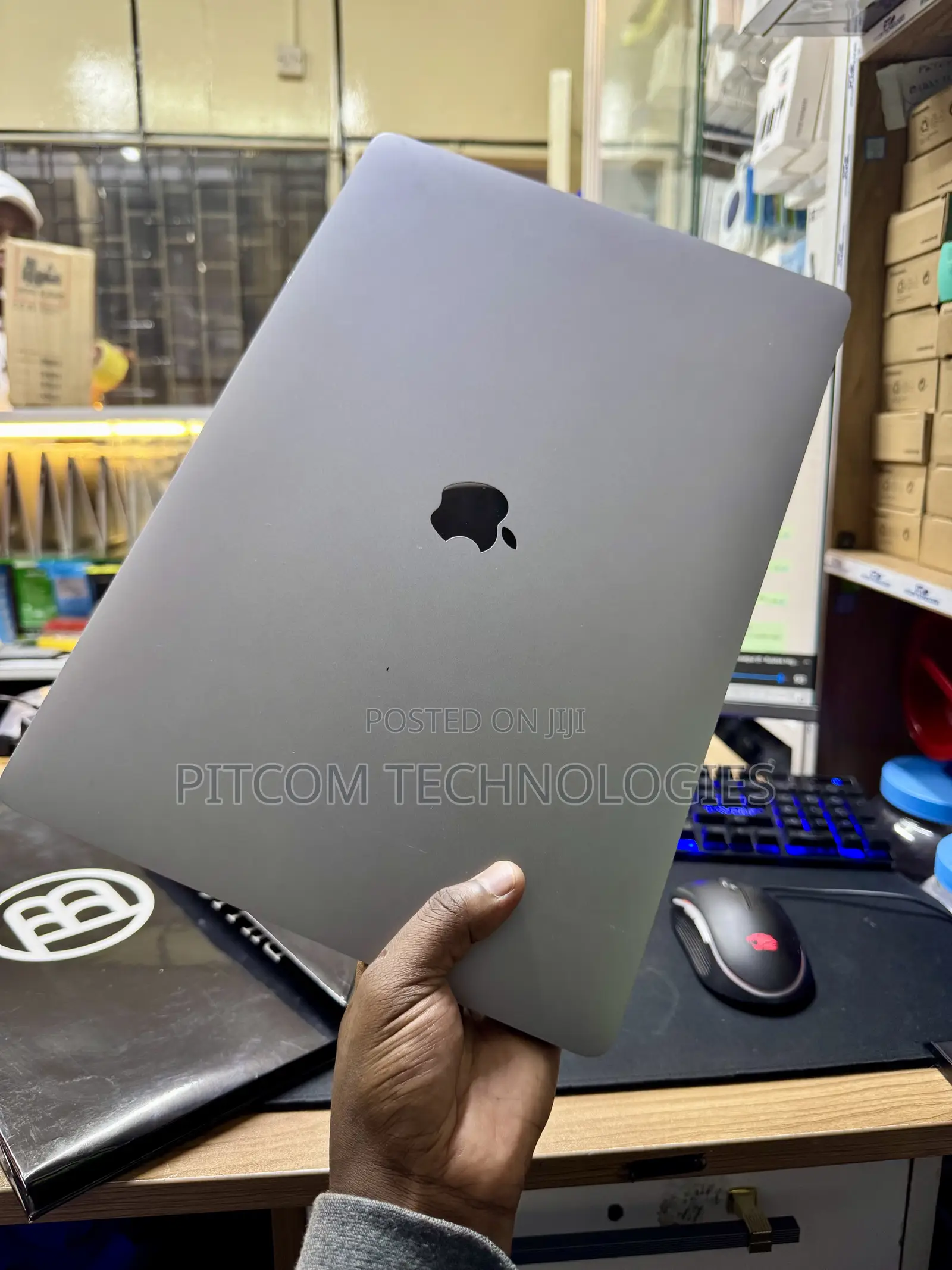 Laptop Apple MacBook Pro 2019 32GB Intel Core i7 SSD 32GB