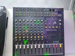 Soundcraft SMX-800 8-Channel Mixing Console