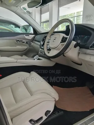 Volvo XC90 2022 White