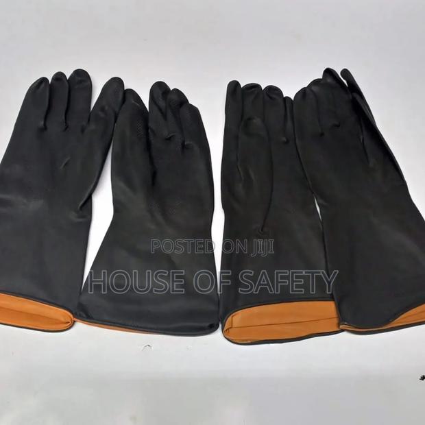 En Standards Rubber Gloves