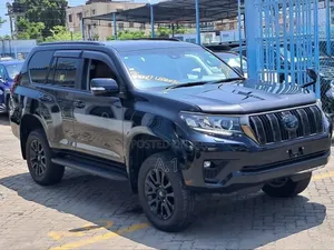 Toyota Land Cruiser Prado 2.8 2022 Black