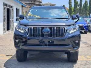 Toyota Land Cruiser Prado 2.8 2022 Black