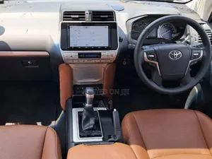 Toyota Land Cruiser Prado 2.8 2022 Black