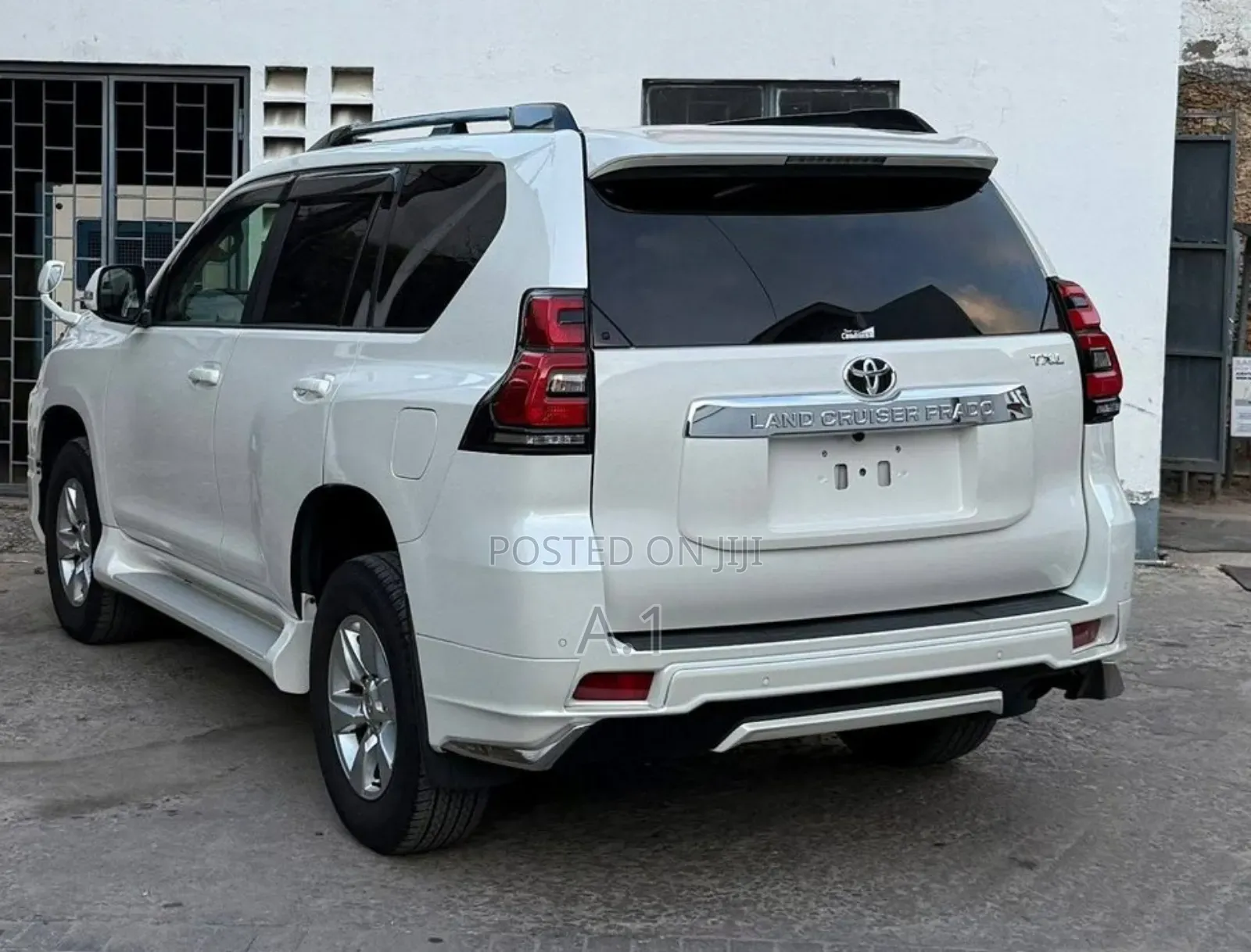 Toyota Land Cruiser Prado 2.7 2019 Pearl