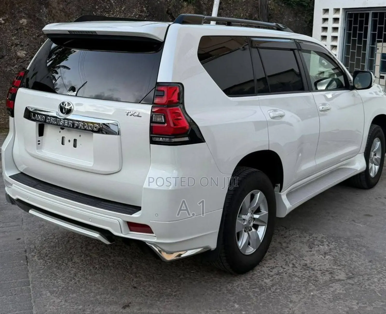 Toyota Land Cruiser Prado 2.7 2019 Pearl
