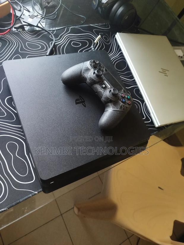 Playstation 4 Slim - main view