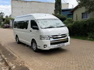 Toyota HiAce 2018 White