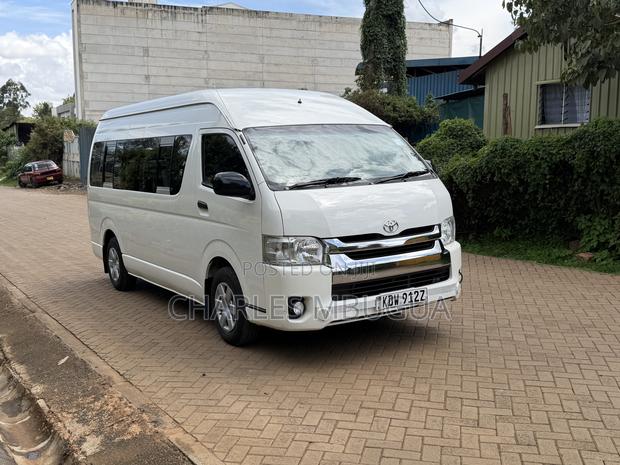 Toyota HiAce 2018 White - thumbnail 2