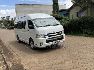 Toyota HiAce 2018 White