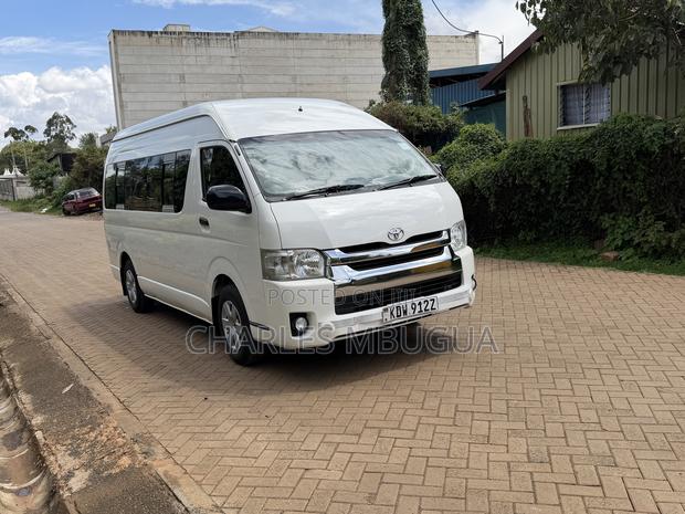 Toyota HiAce 2018 White - thumbnail 3