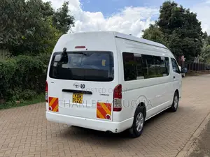 Toyota HiAce 2018 White