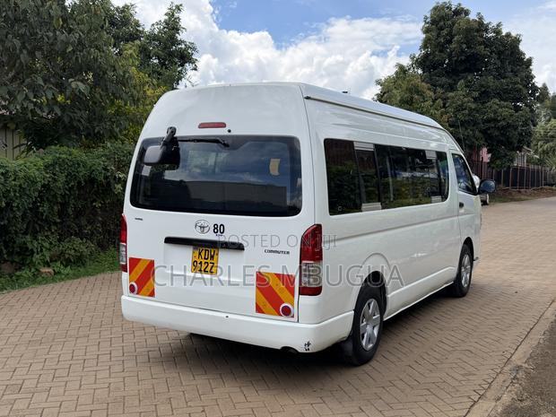 Toyota HiAce 2018 White - thumbnail 4