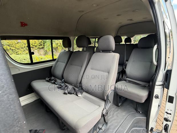 Toyota HiAce 2018 White - thumbnail 7