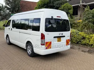 Toyota HiAce 2018 White