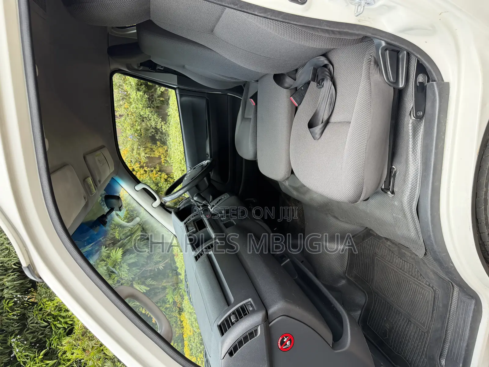 Toyota HiAce 2018 White