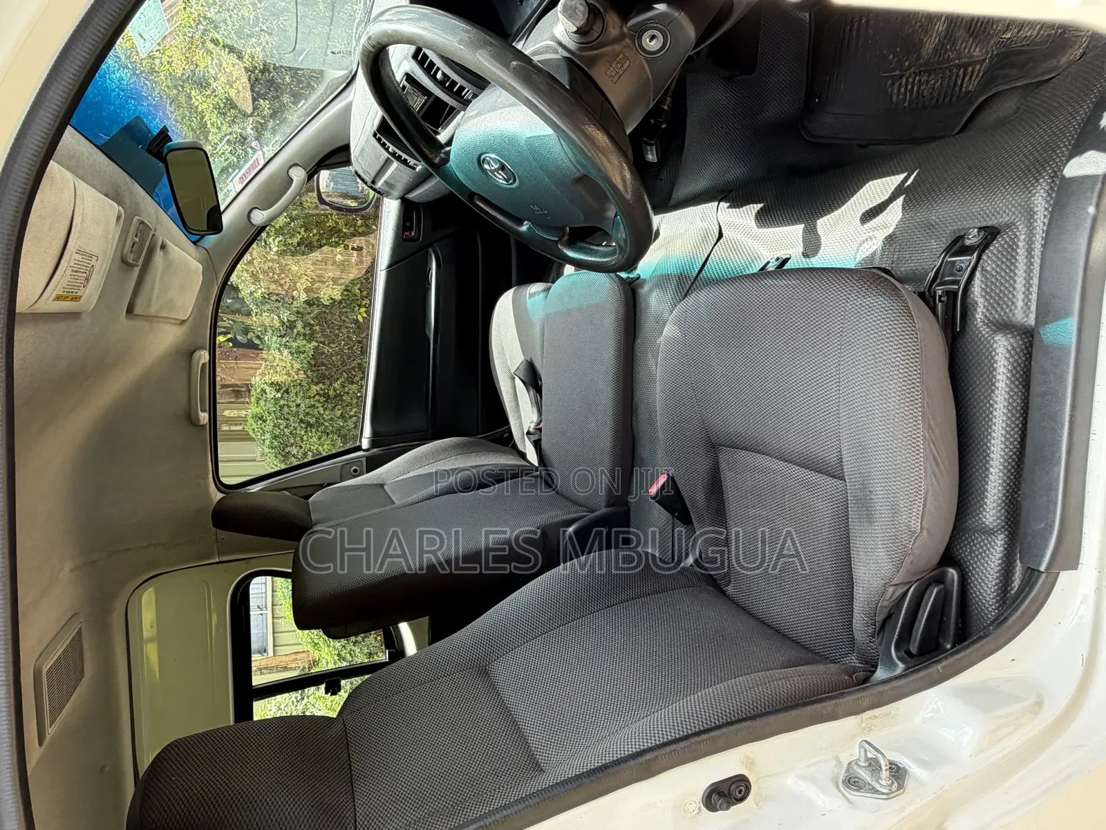 Toyota HiAce 2018 White