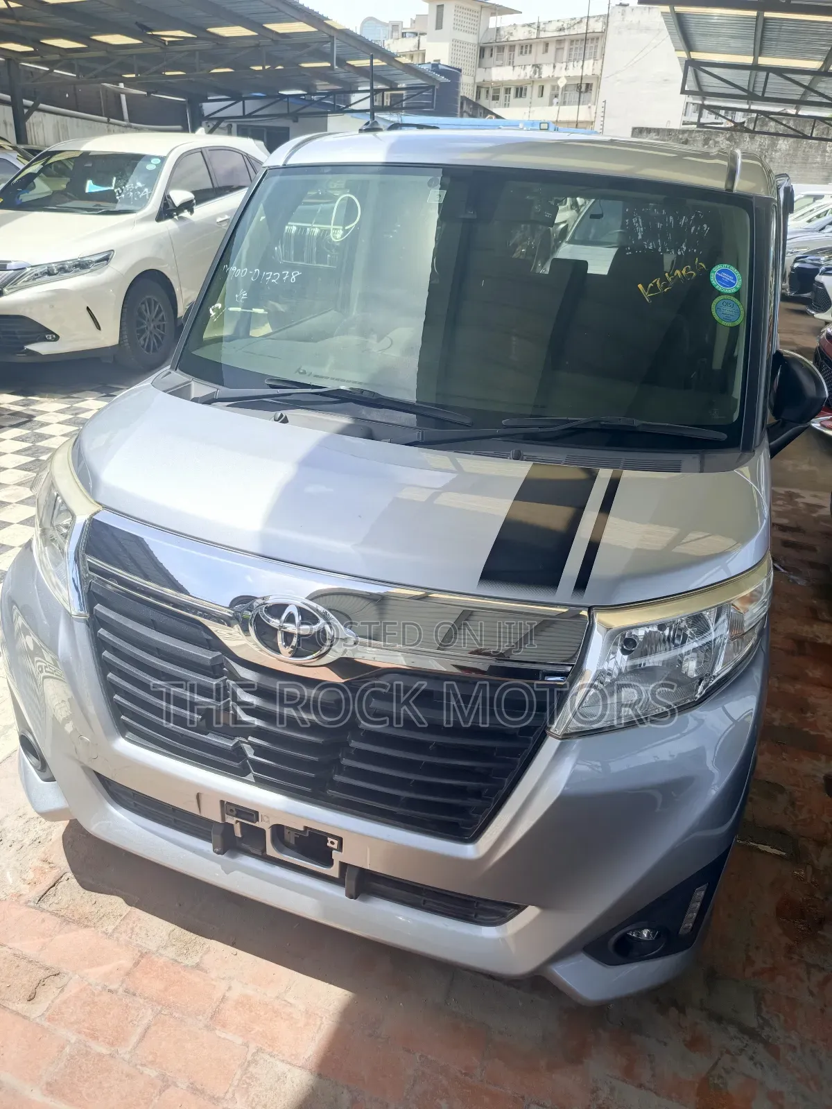 Toyota Roomy 2019 Silver