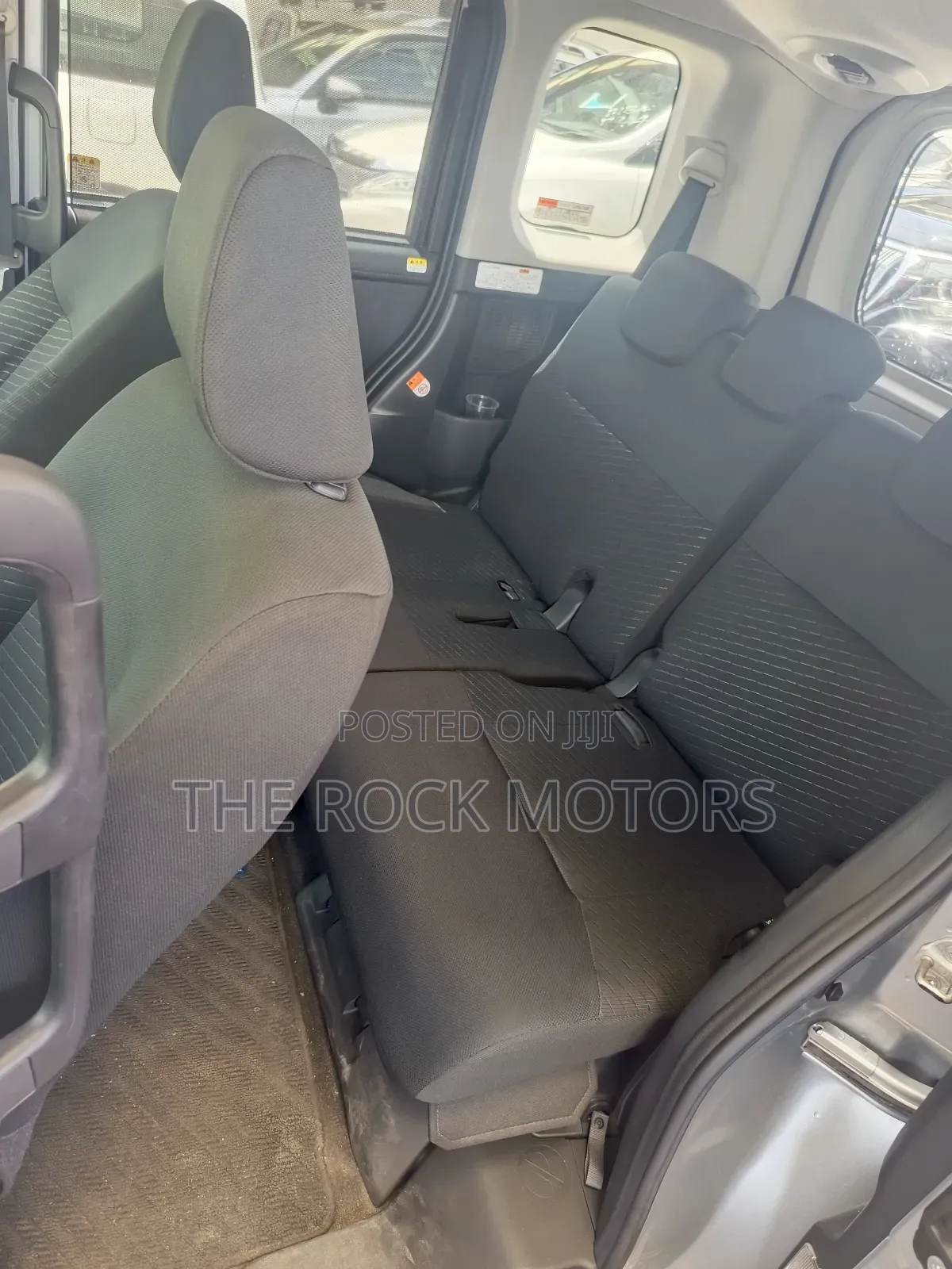 Toyota Roomy 2019 Silver