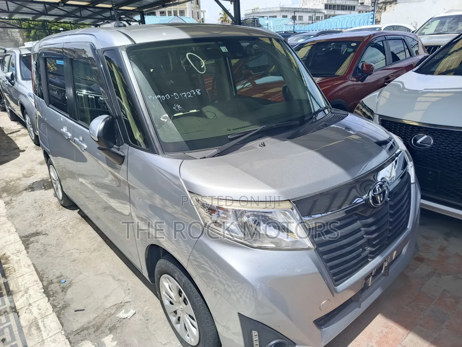 Toyota Roomy 2019 Silver