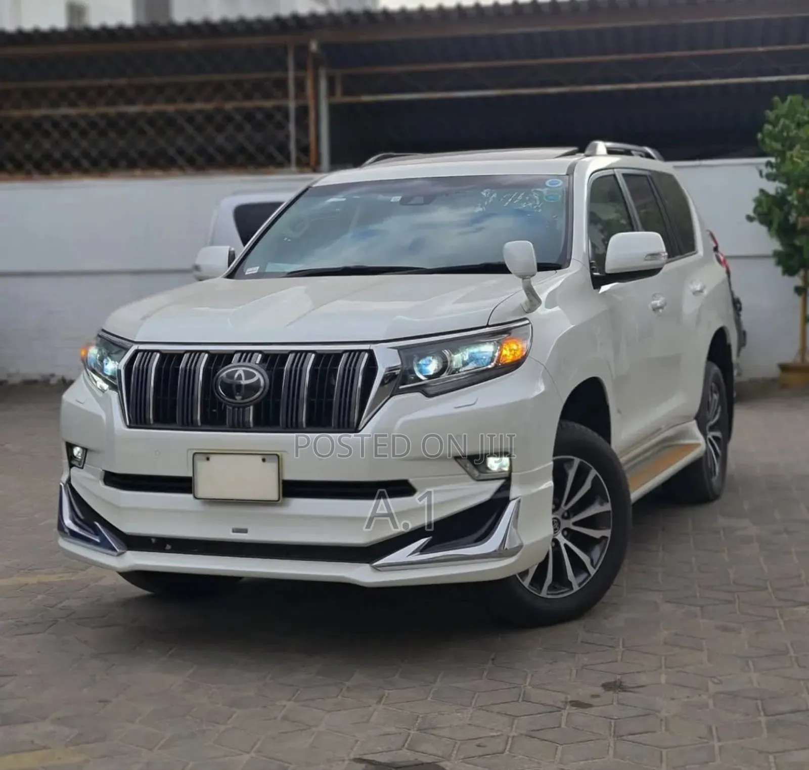 Toyota Land Cruiser Prado 2.8 2019 White