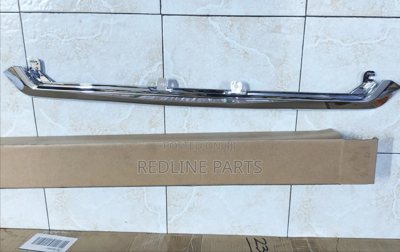 Subaru Forester SJG Bonnet Grille