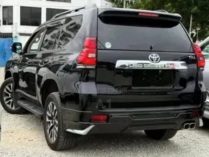 Toyota Land Cruiser Prado 2.8 2023 Black