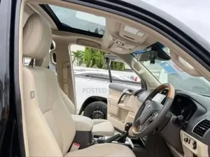 Toyota Land Cruiser Prado 2.8 2023 Black
