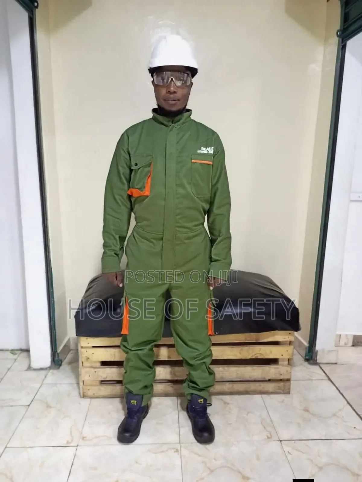 Uniforms Specialist Overall