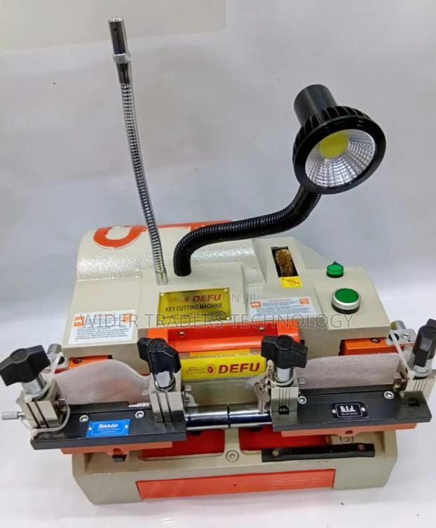 Defu 100e1 Universal Key Cutting Machine,
