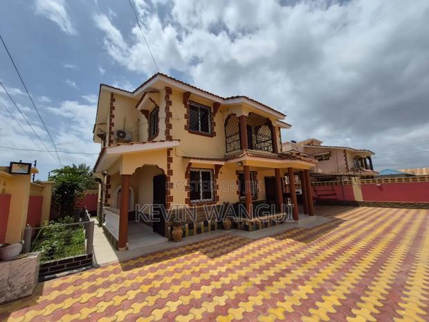 4bdrm Maisonette in Blue Estate, Kiembeni for sale