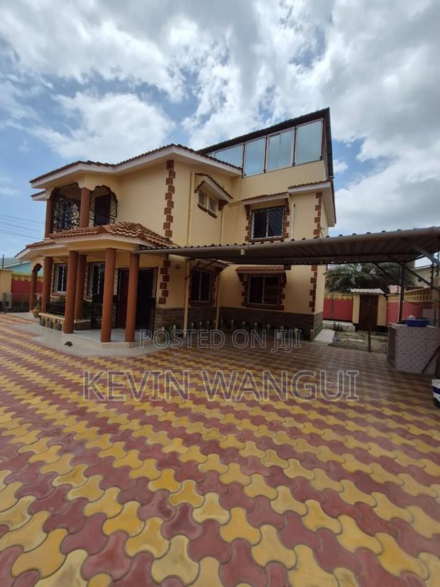 4bdrm Maisonette in Blue Estate, Kiembeni for sale - thumbnail 3